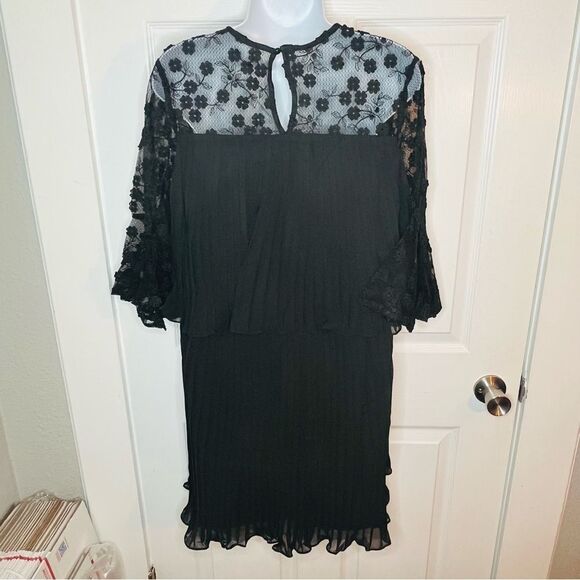Modcloth Forever Unique Dauntless Dahlias Tiered Mini Dress Pleated Black 8 NWT - Picture 9 of 11